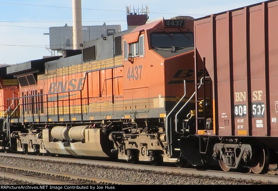 BNSF 4437